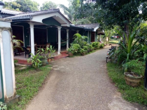  The Lake Breeze Home stay  Habarana